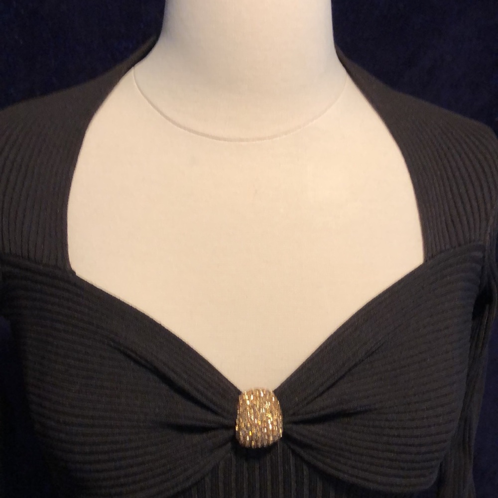 COPY - Caché brown top. - Picture 2 of 8